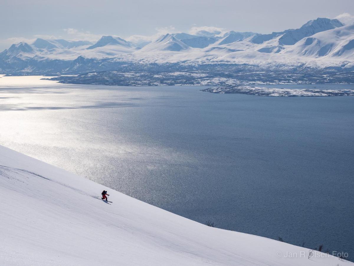 Lyngenfjord, Froyas Hus Vila Olderdalen Exterior foto